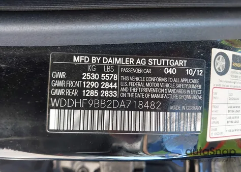 2013 Mercedes-Benz E 550 4Matic z USA, uszkodzony, nr VIN WDDHF9BB2DA718482